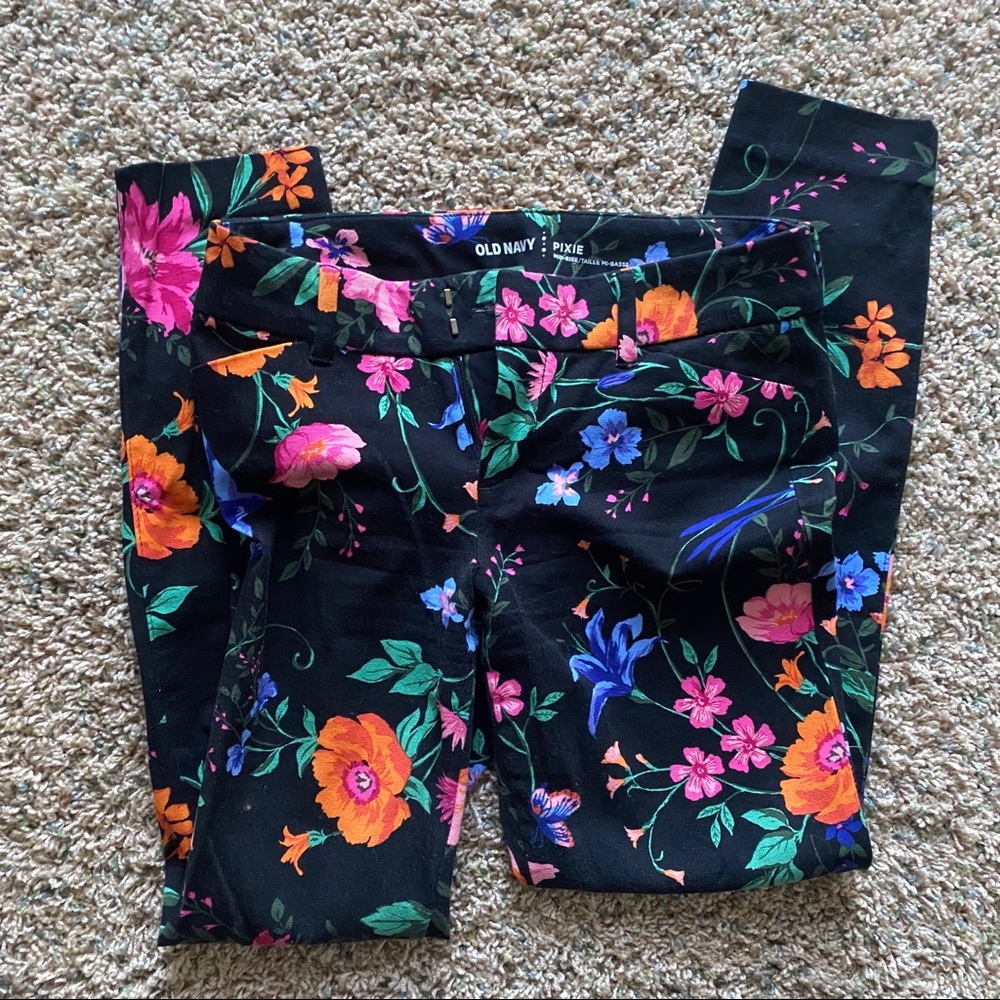 Old Navy Pixie Pant